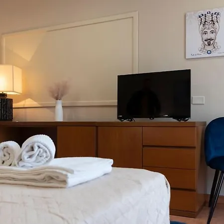 +elegant In The Center With Etna View+
